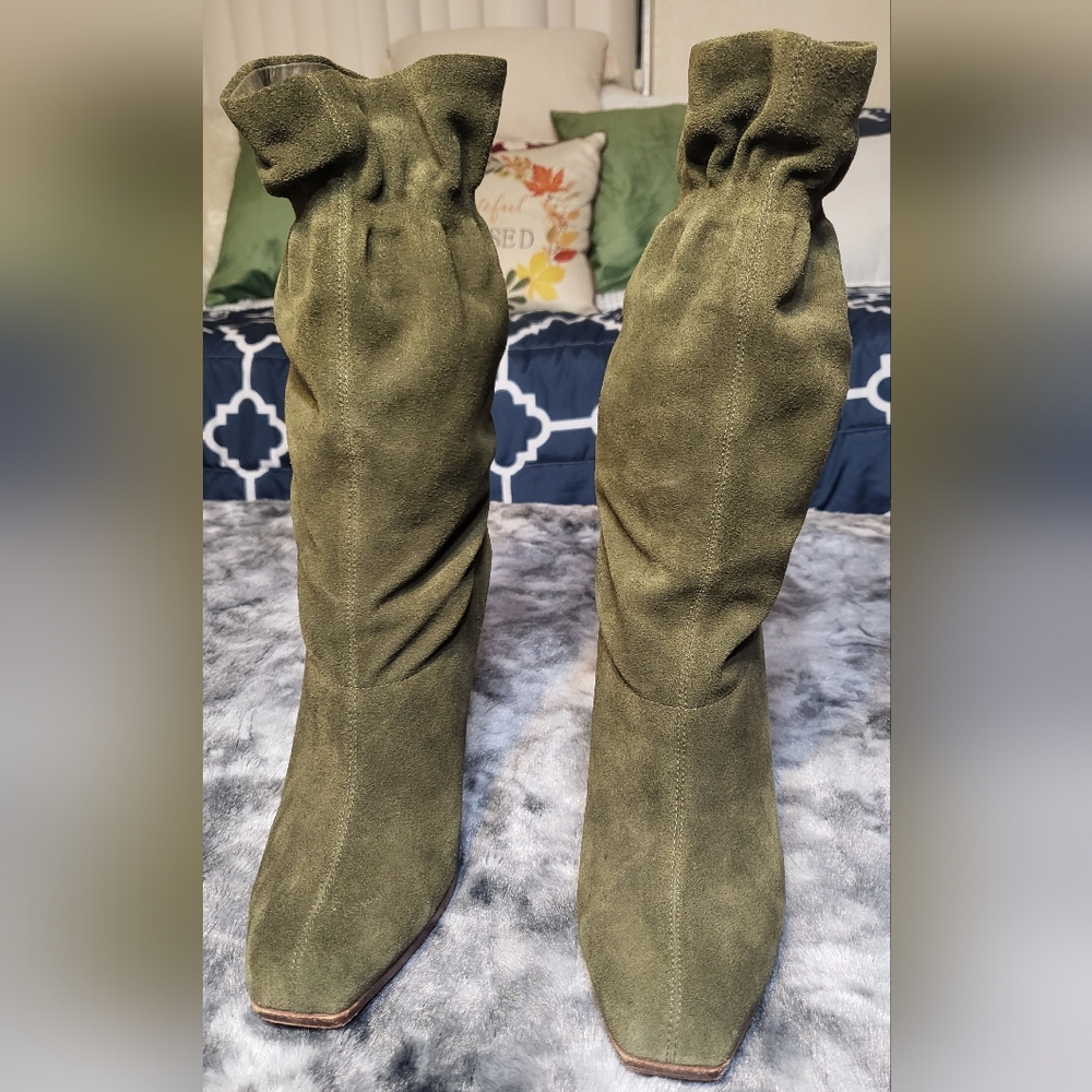 Nike Air Slouch boots, sz 10.5B, Moss Suede